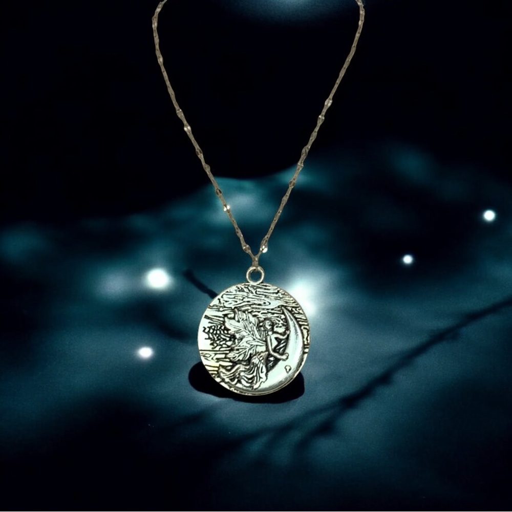 Fairy Moon Elegant Silver Pendant Necklace - Picture 5 of 6